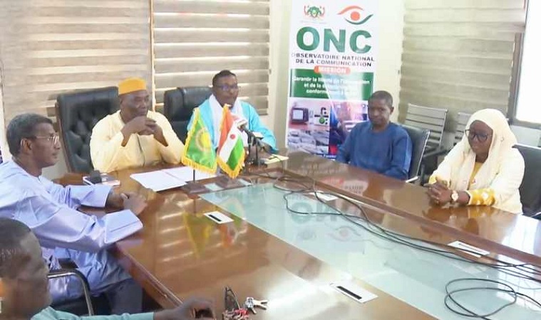 Niger suspends international media outlets