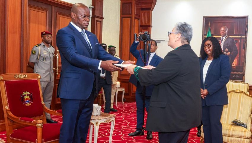 Ambassadors presenting credentials to Gabonese officials