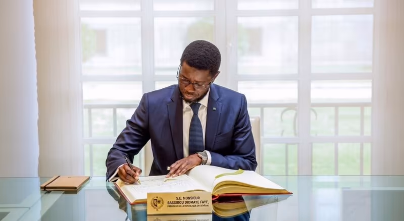 Presidential signature on constitutional reform documents