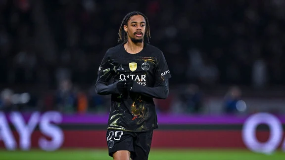 Bradley Barcola in action for Paris Saint-Germain