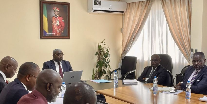 Government officials in a meeting at the General Secretariat of the Government in Libreville