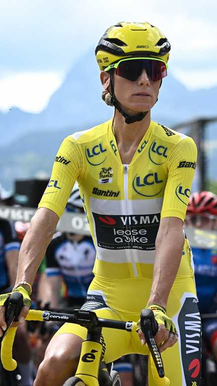 Pauline Ferrand-Prévôt au départ de la 9e étape du Tour de France à Praz-sur-Arly, le 3 août 2025. (JULIEN DE ROSA / AFP)