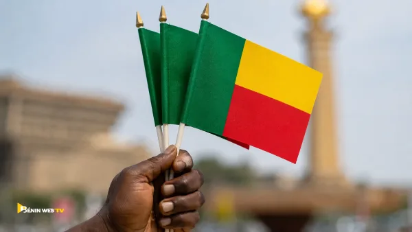 Bénin flag waving at independence celebration